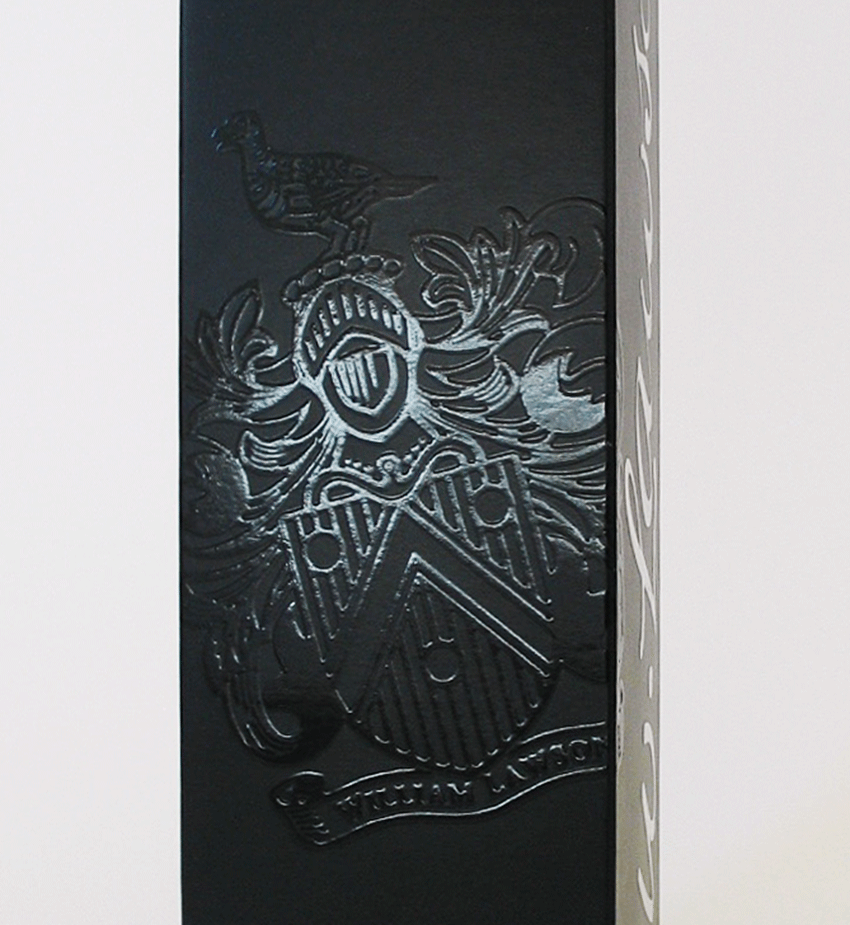 UV - Artes Gráficas - Embalagem de whisky William Lawson's-detalhe